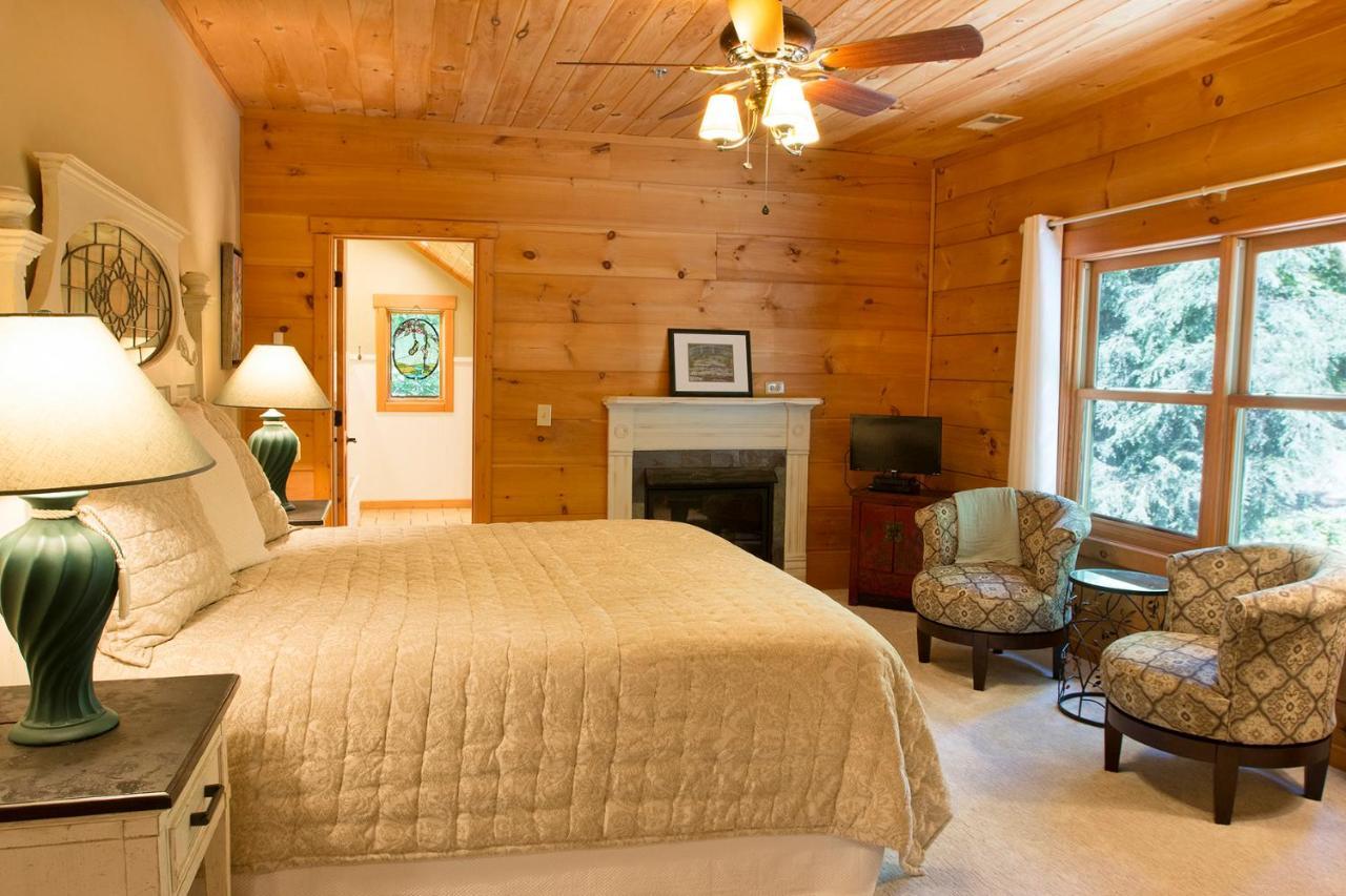 Lazy Bear Lodge Valle Crucis ภายนอก รูปภาพ